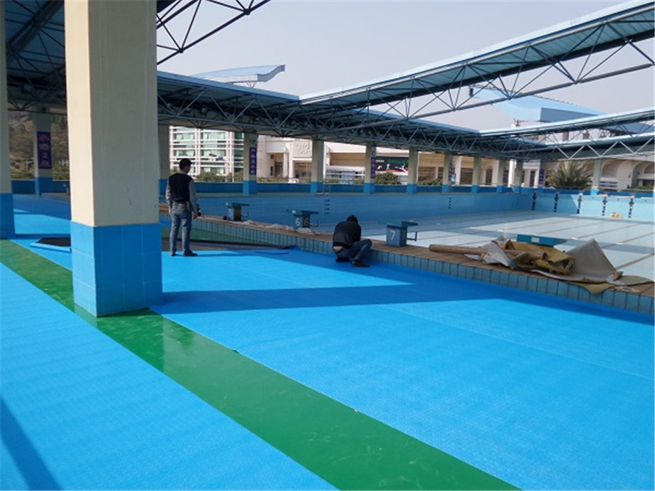 桂林體育中心游泳館防滑地膠1